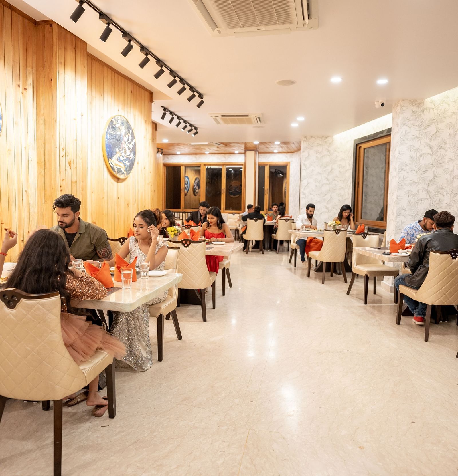 Grand Dining