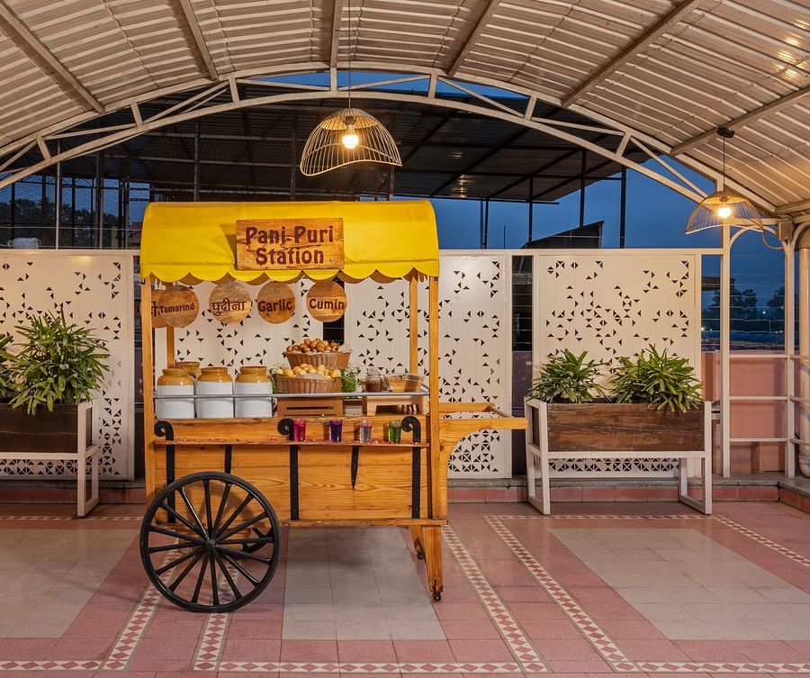Restaurant Patio 2