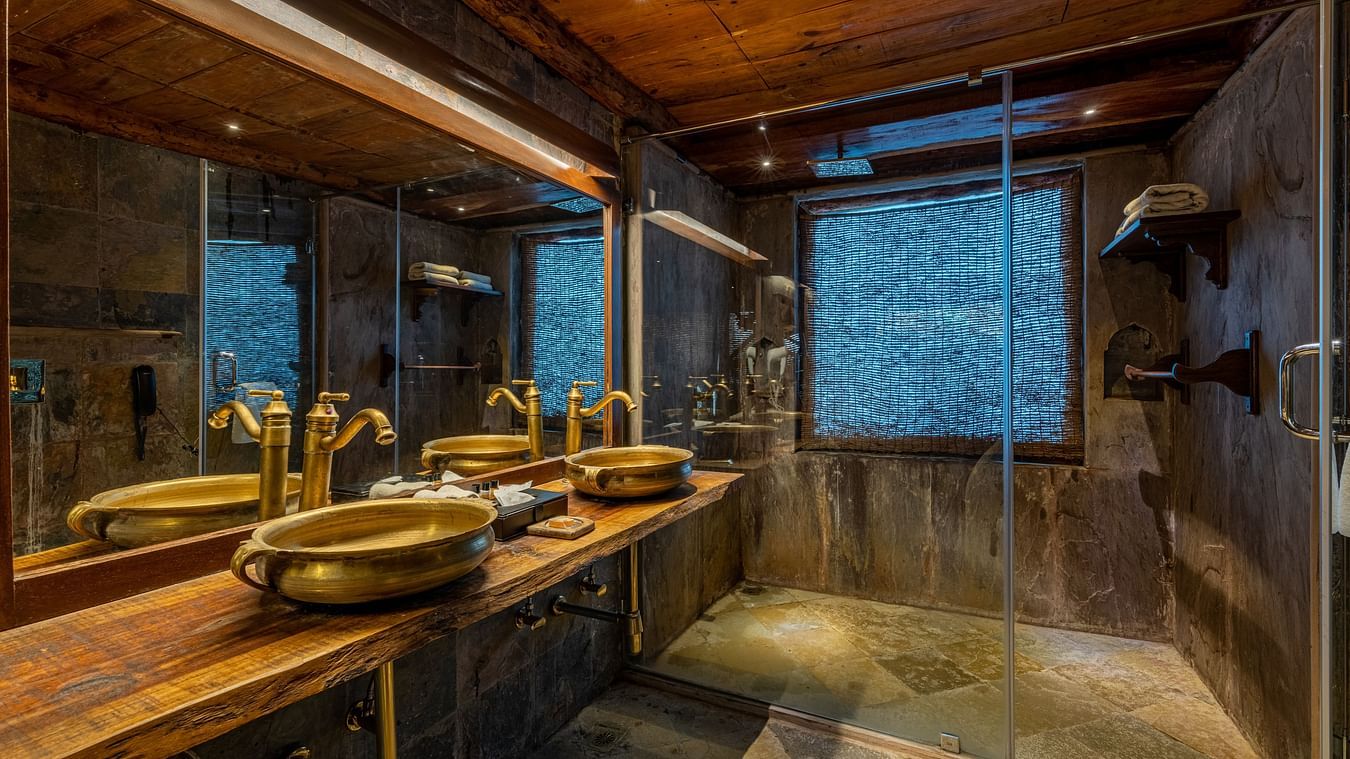 wash basin offered at the washroom of one of the rooms in Ranthambore