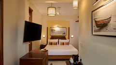 Standard king bed closeup view02