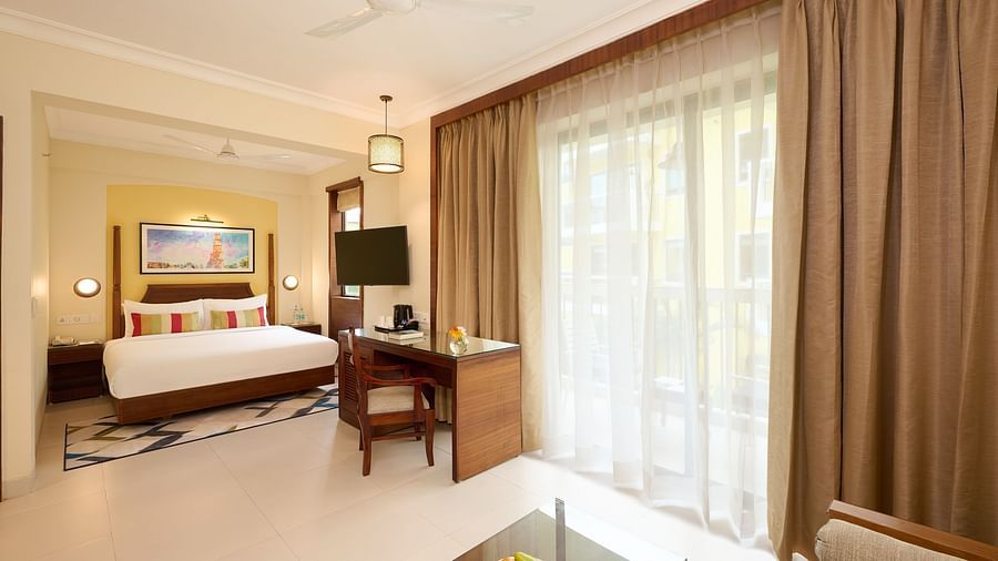 Premium king bed without runner