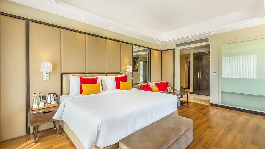 The Vaishnodevi Sarovar Portico, Katra room facilities and interior