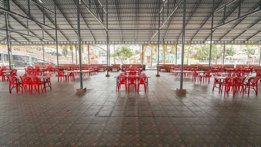 Eating area with table and chairs