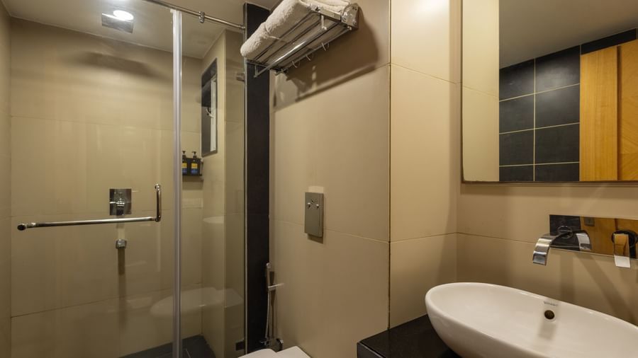 Bathroom of Executive Premium Room at Pravasa Stay Vijay Nagar, Indore.