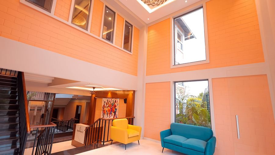 Lobby (2)