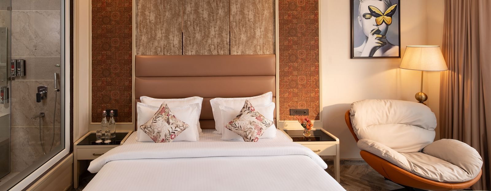 an image of a bedroom with a portrait at Mountoria Retreat, Naukuchiatal 