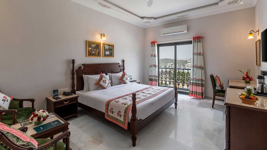 Side view of Superior Room at Maan Vilas By Stone Wood