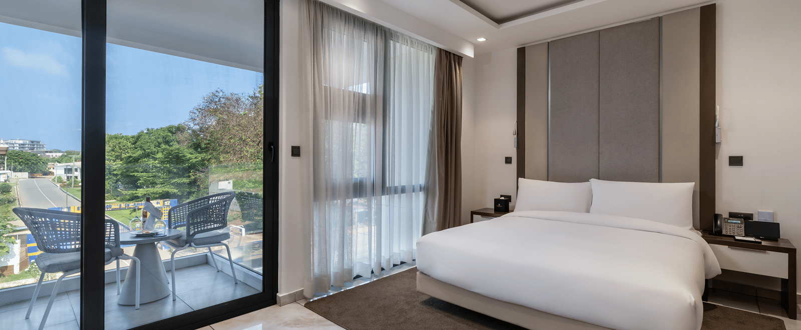 pelican accra rooms premier suite 003
