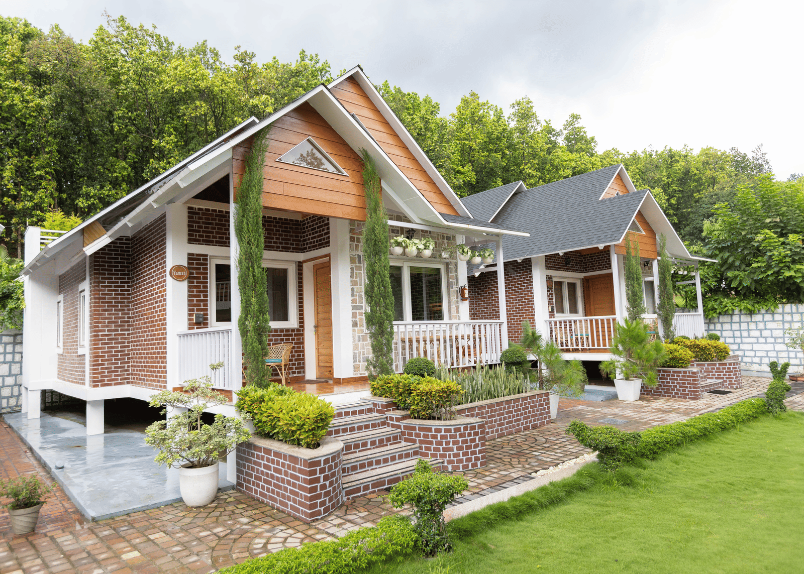 A charming villa with a porch, lush lawn and scenic surroundings - Megha Resort & Villas, Dehradun