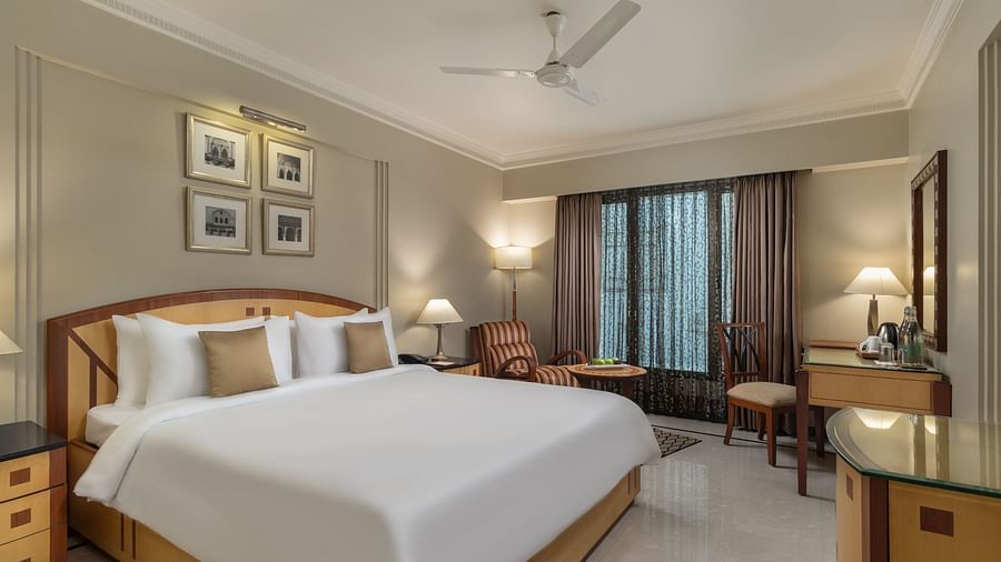 Kalupur King Bed