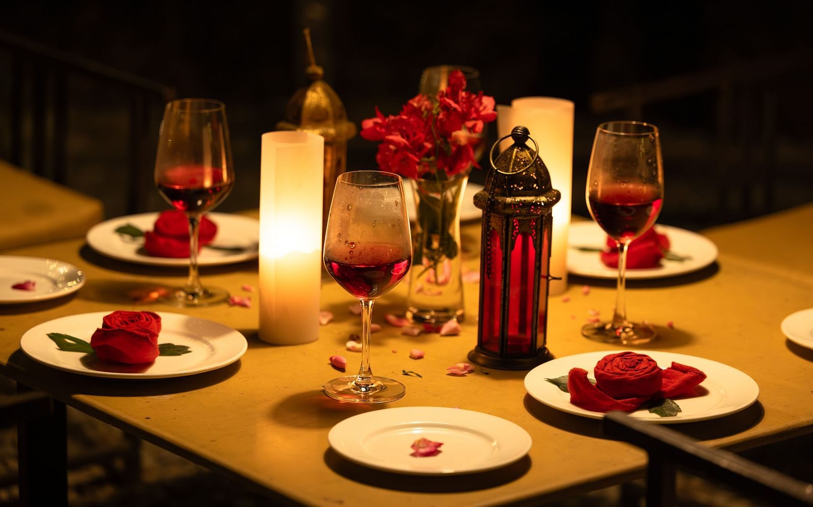 A romantic candlelit dining arrangement at Saraca Resort & Spa Corbett