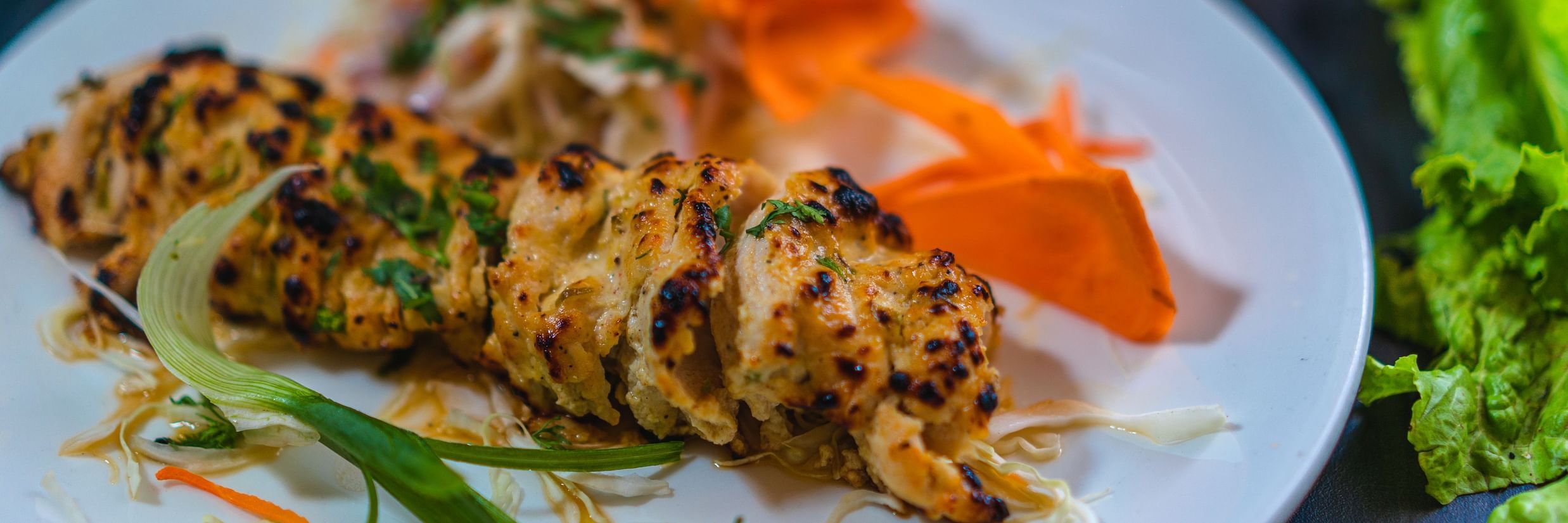 Chicken tikka served on a plate - Restaurant in Mandrem