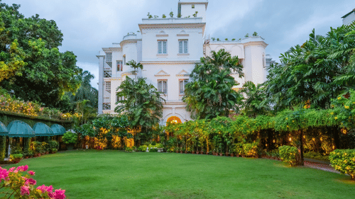 view of the lawn at Kenilworth Hotel, Kolkata