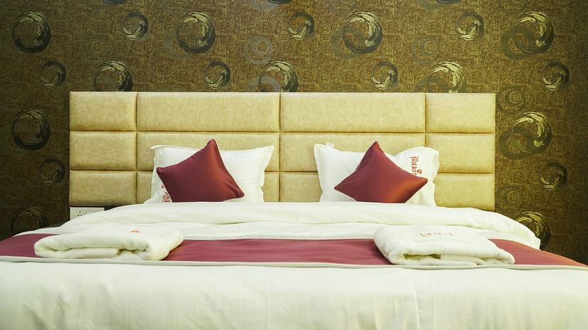 Hotel near artemis hospital