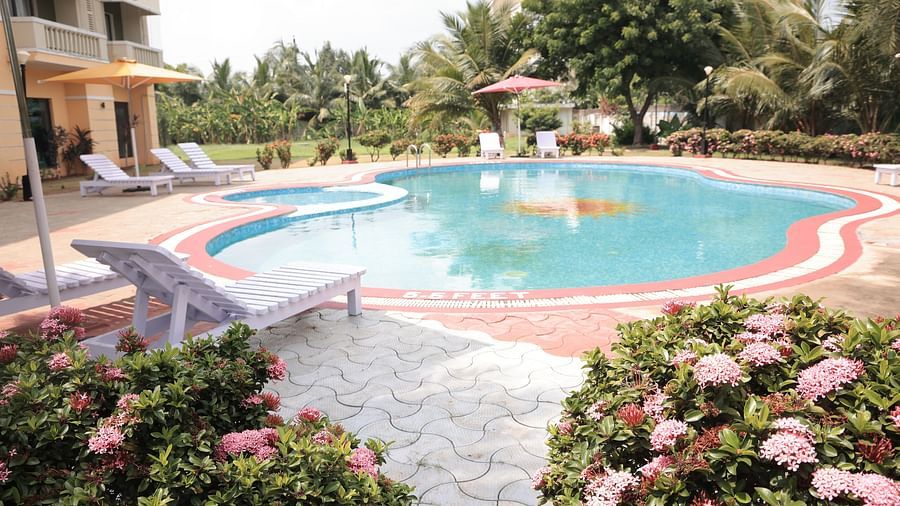 The view of the swimming pool in MGM Vailankanni resort 2