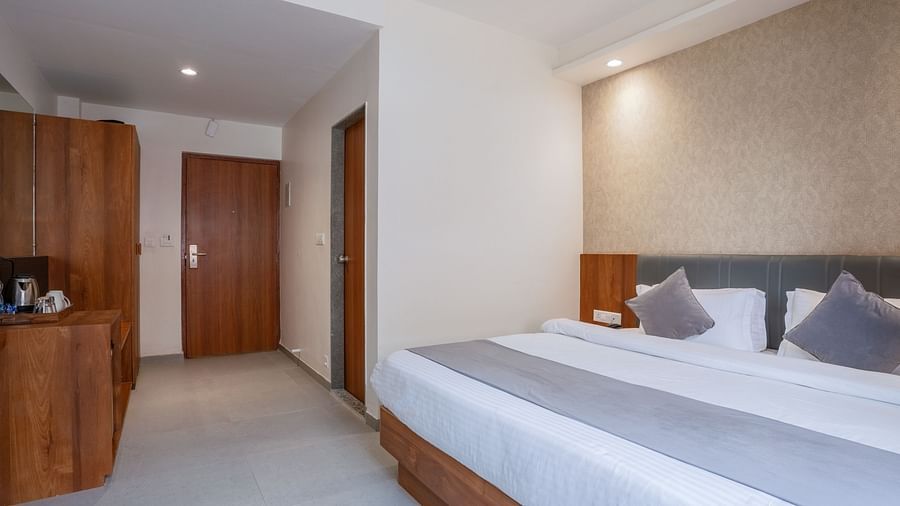 Premium Room Angle 3