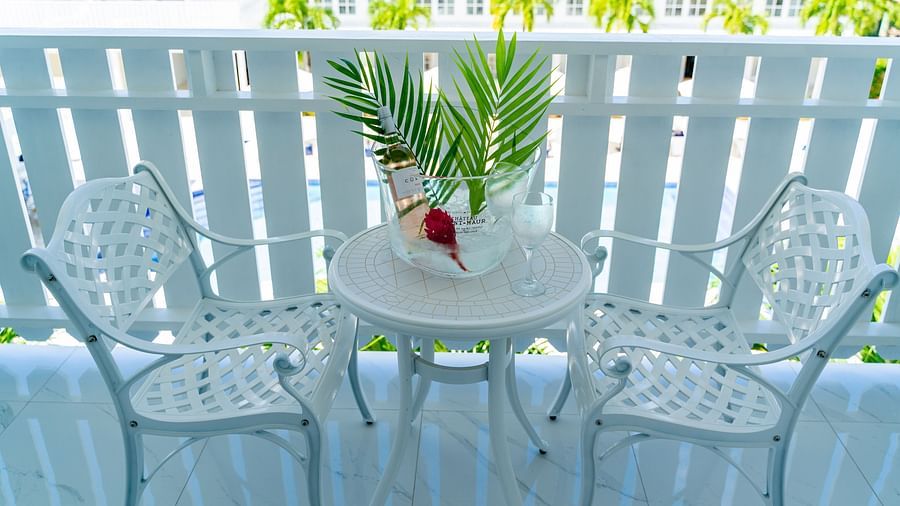 The Soco House - the outside patio area offering seats