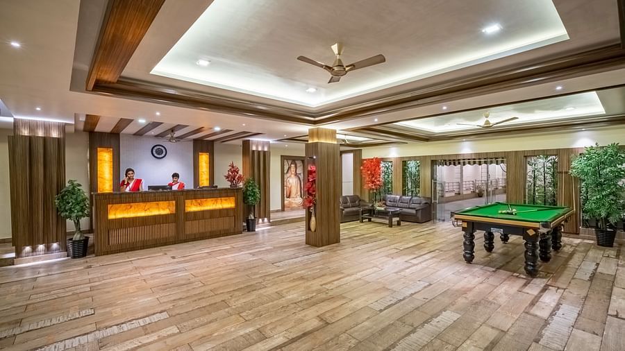 LOBBY 1