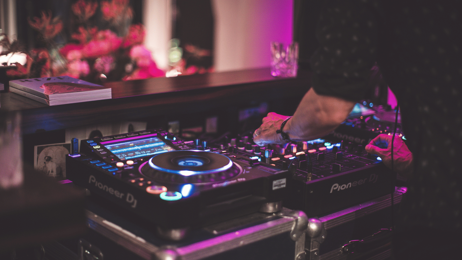 dj-console