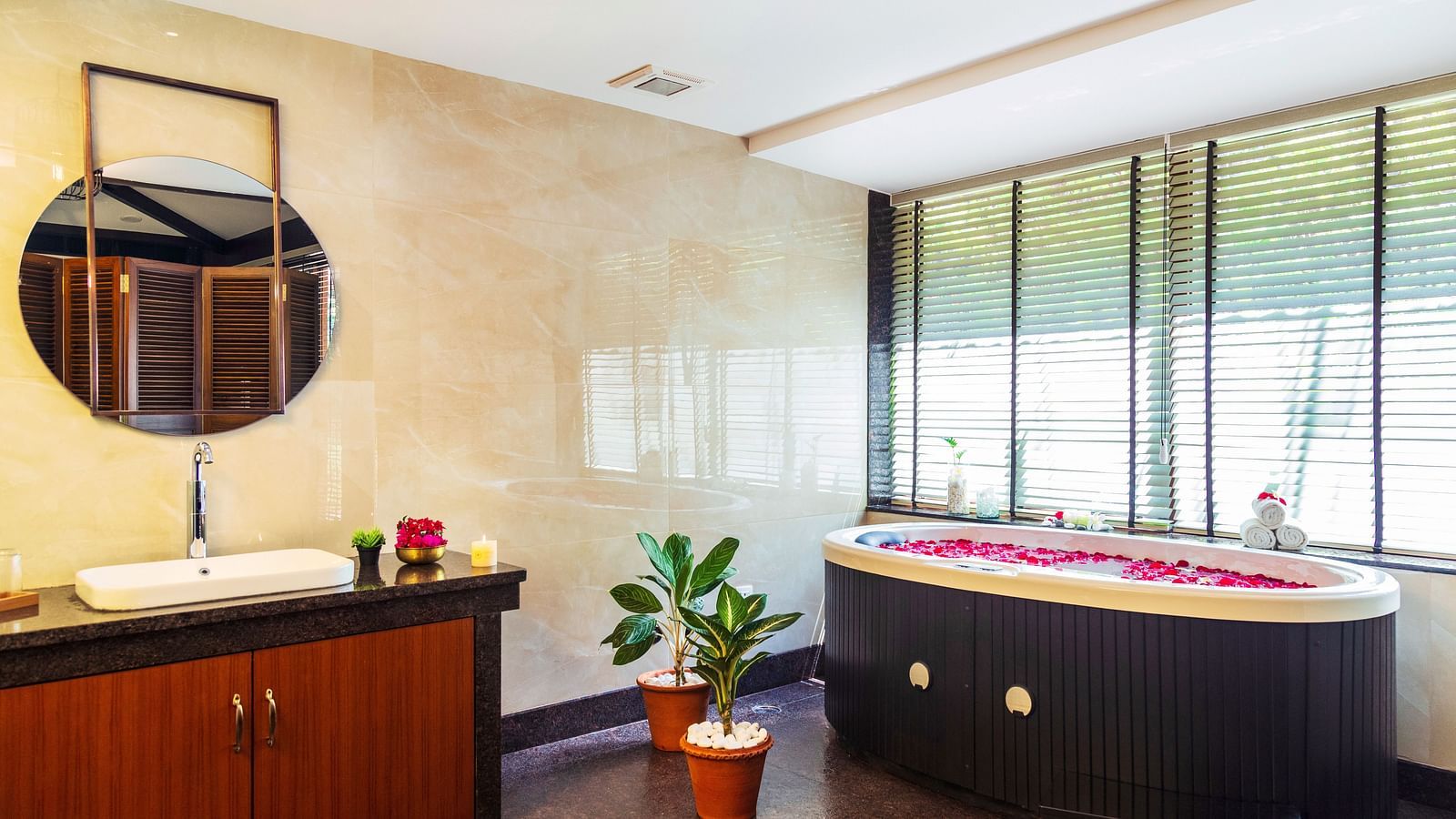 Gamyam Retreat, Kumta - A hydrotherapy room at our beach resort in Kumta