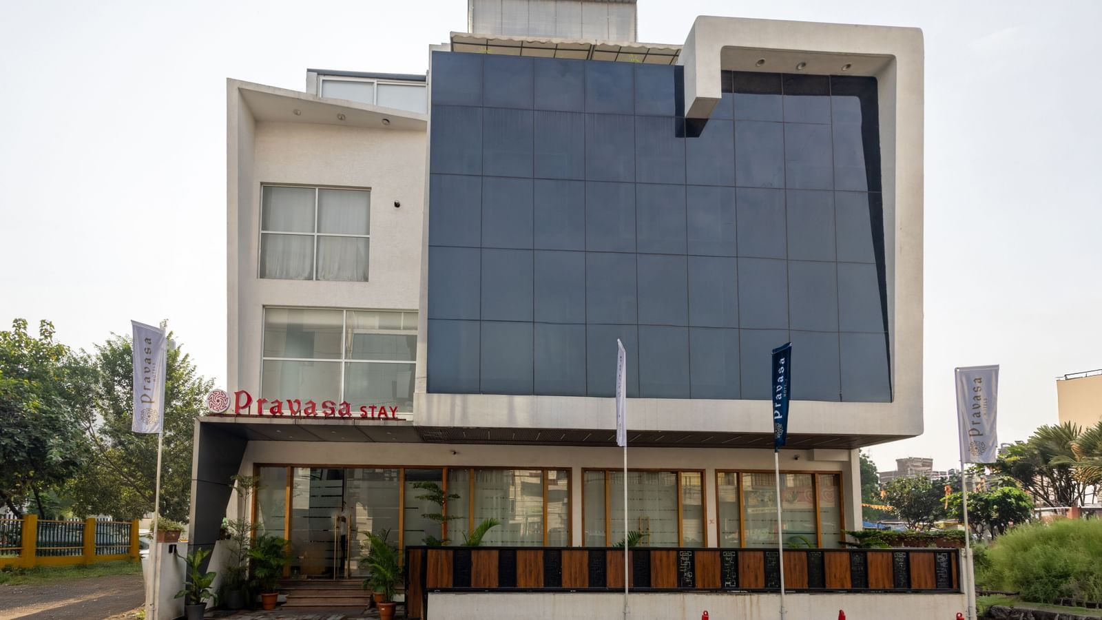 Exterior of multi-storey Pravasa Stay Vijay Nagar, Indore.