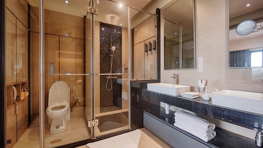 executive bath room (1)