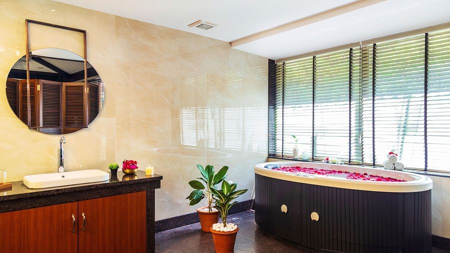 Gamyam Retreat, Kumta - A hydrotherapy room at our beach resort in Kumta