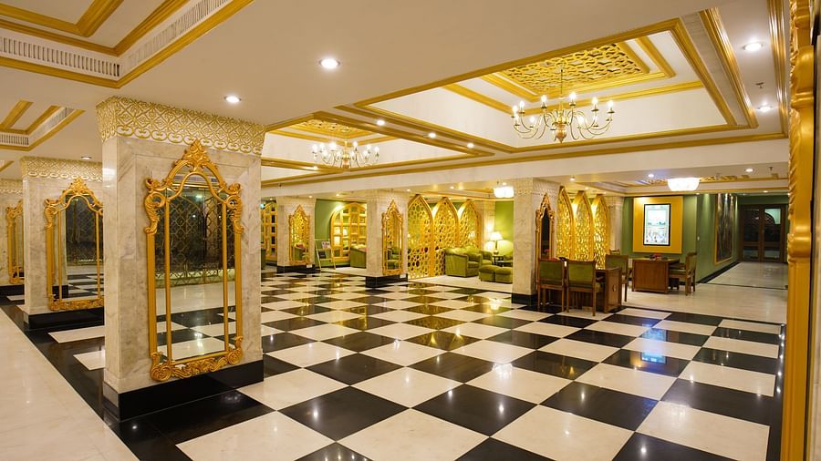 Lobby area of Hotel Clarks Shiraz, Agra
