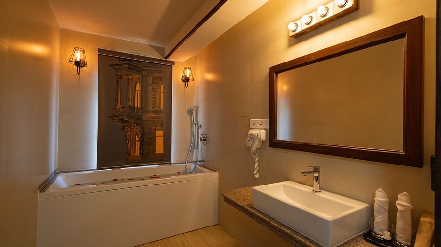 Overview of the bathroom inside junior suite | Mango Hill Shola Ooty