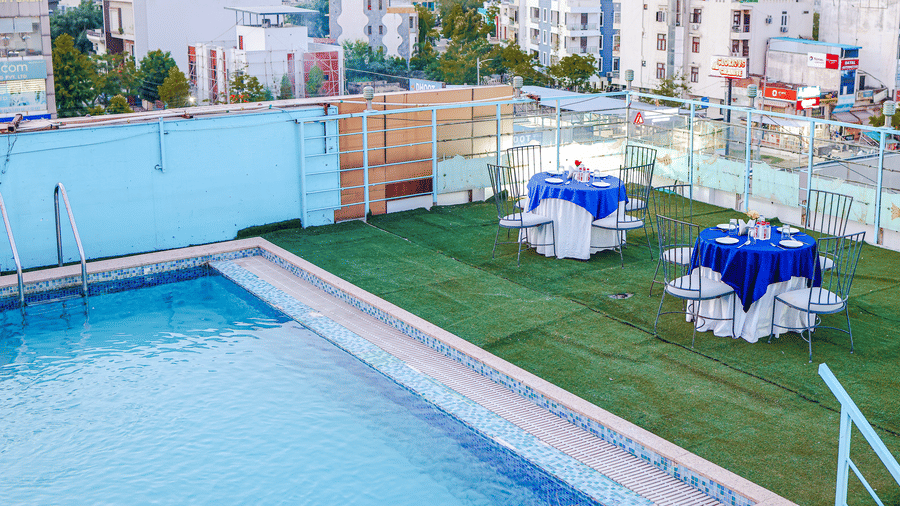 Rooftop pool