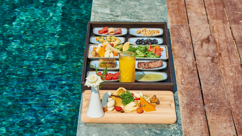 A breakfast by the pool