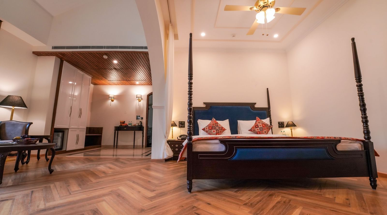 Bedroom at INFINITEA Dak Bungalow, Palampur with a double bed