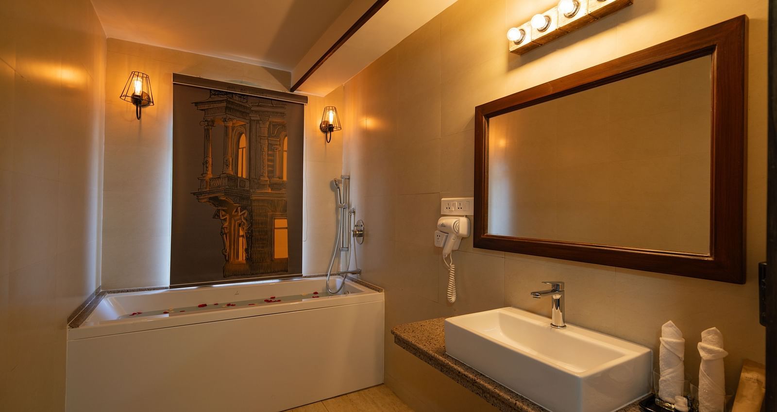 Overview of the bathroom inside junior suite | Mango Hill Shola Ooty
