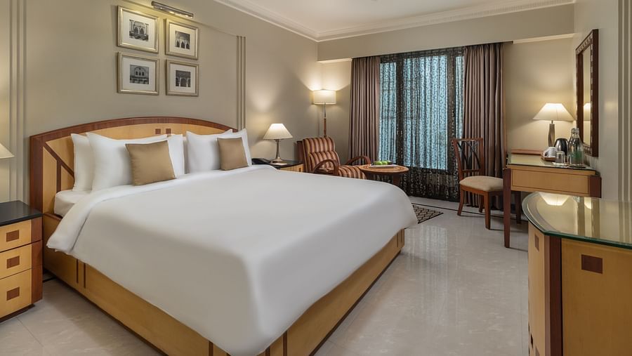Kalupur King Bed