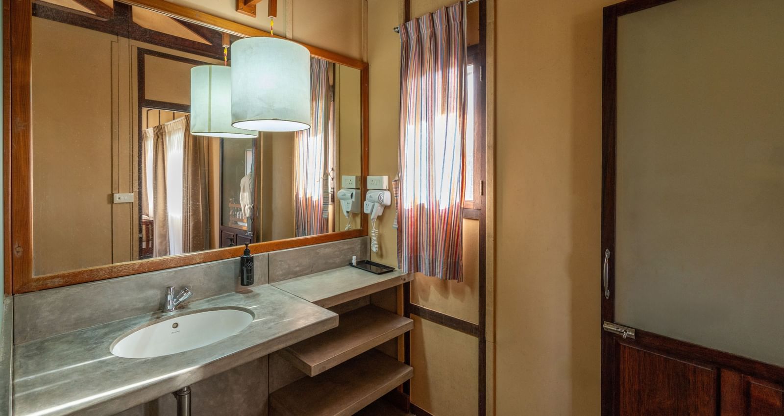 Superior Washroom  with a mirror and washbasin
