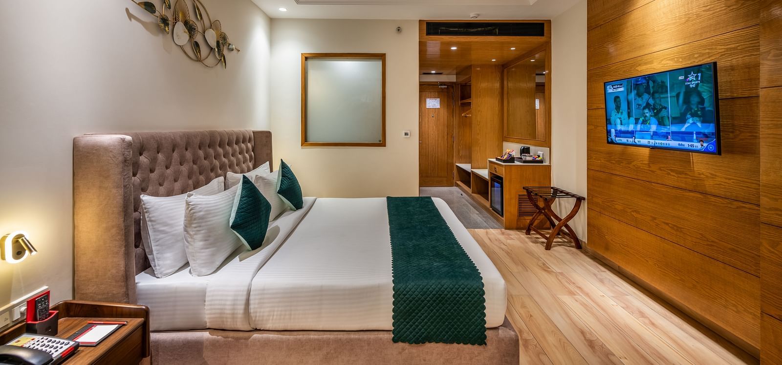 DELUXE ROOM 3