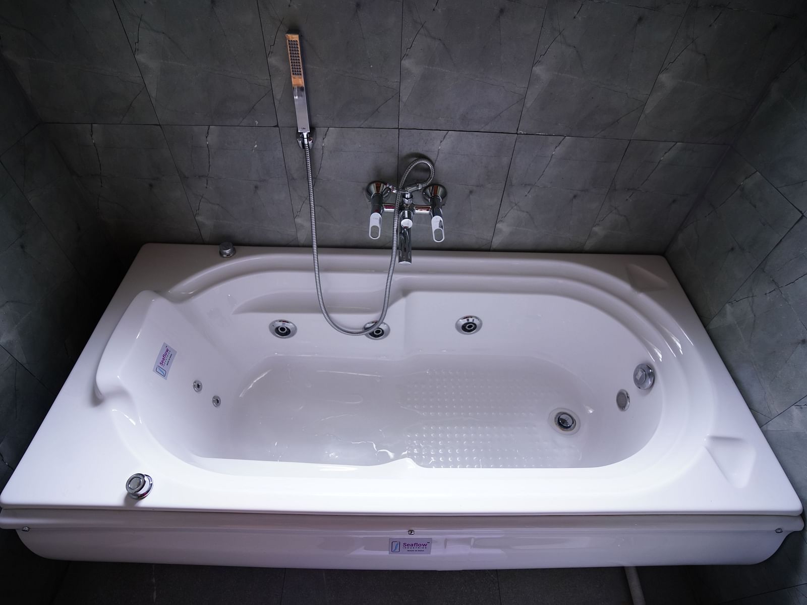 Jacuzzi