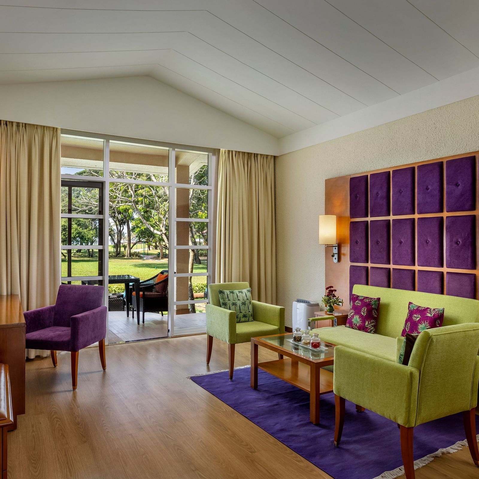 overview of the living area inside Garden Villa - Caravela Beach Resort Goa