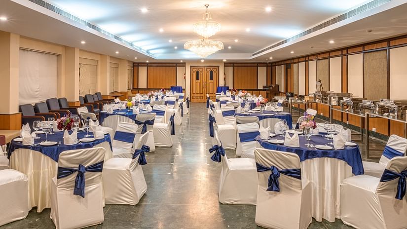 Milan Hall 02