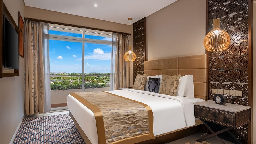 Deluxe Suite - Bedroom by day