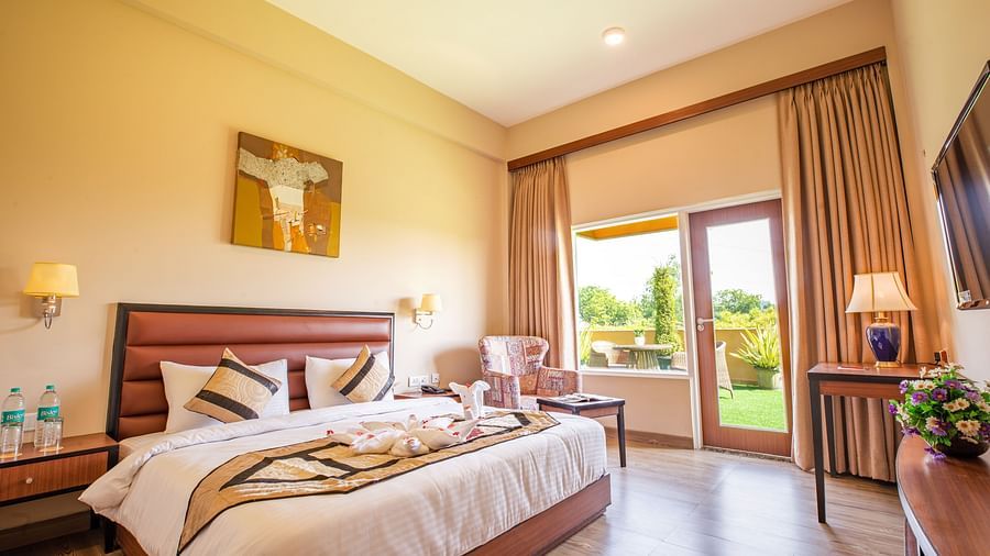 Rooms with Balcony, Luxury Hotel in Mathura 5