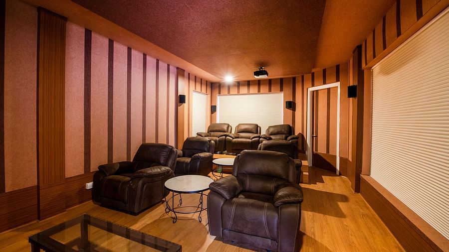 An image of a home theatre setting at BluSalzz Resort.