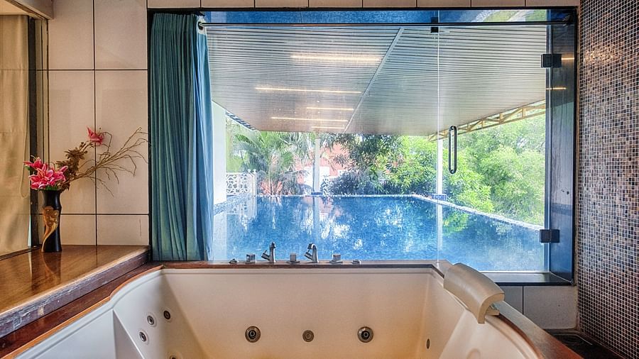 Suite Crescent1