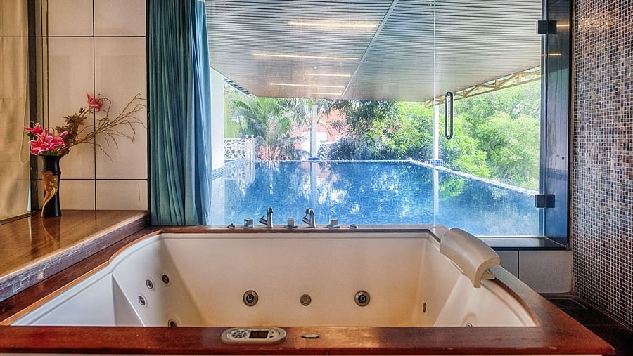 Suite Crescent1