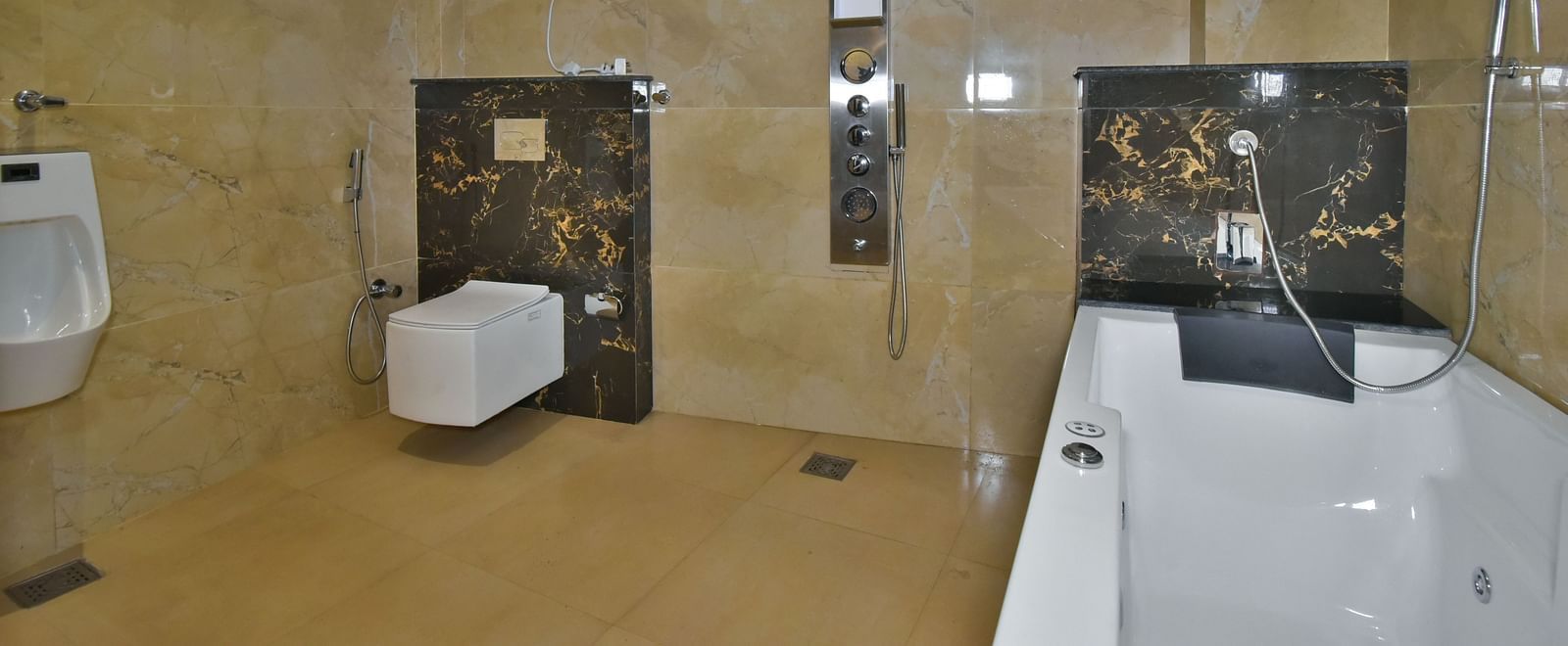 Luxury Room Washroom at DLS Dalhousie Valley Resort featuring a Jacuzzi, sink area and a toilet.