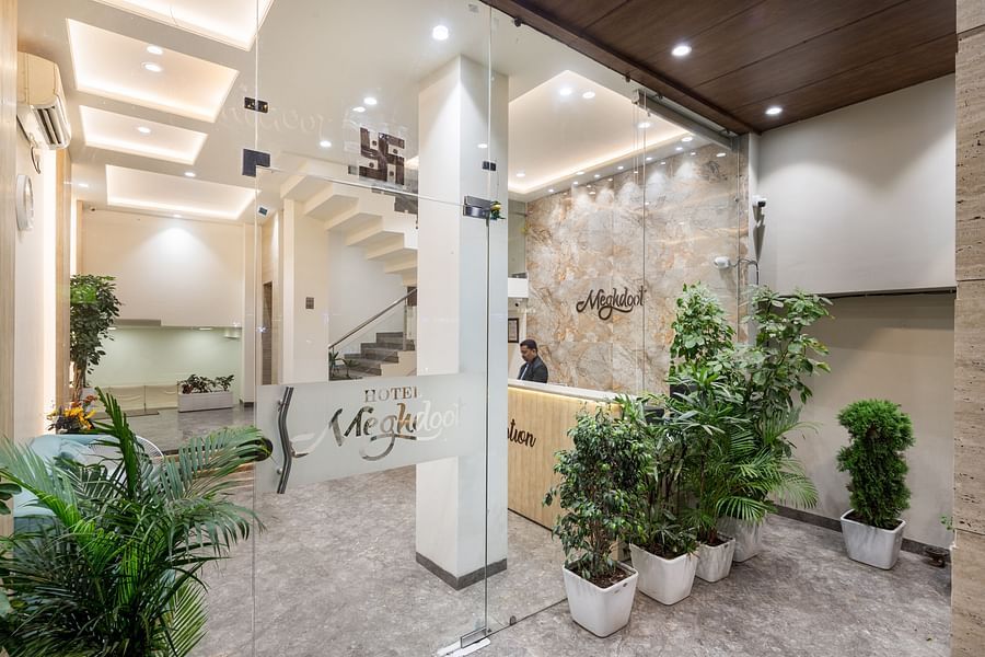 A well maintained reception area of Hotel Meghdoot, Bhopal