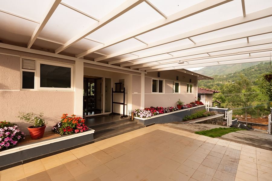 Main House Entrance from gate with fiber ceiling - Ibex Stays & Trails, Kotagiri