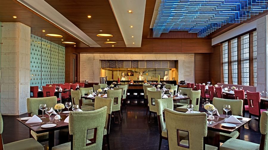 Dining, Golden Tulip. business hotel in Lucknow