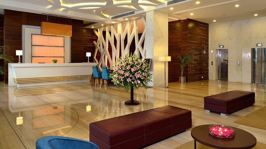 Lobby, Golden Tulip, hotel in Lucknow