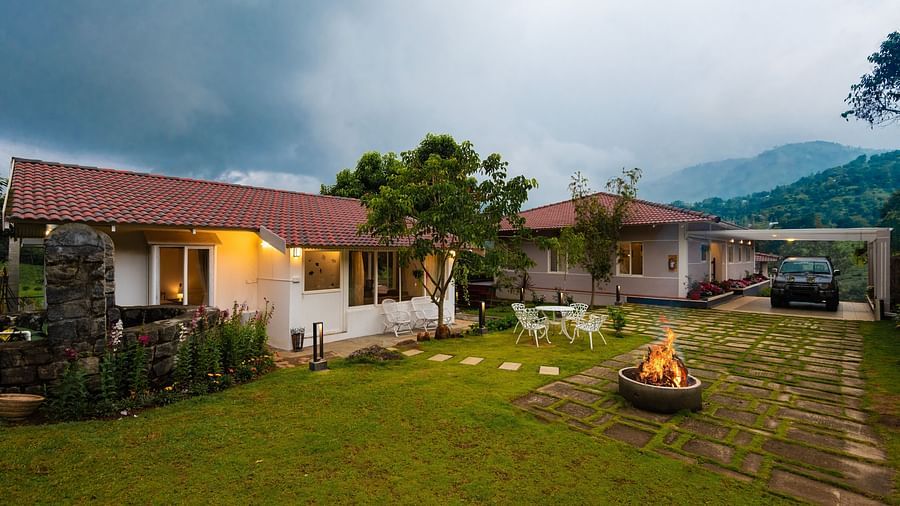 Annexe and Main House Exterior with out seating and campfire - Ibex Stays & Trails, Kotagiri